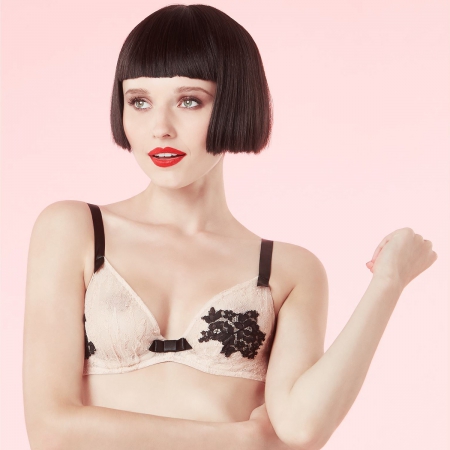 РОКОВАЯ ЖЕНЩИНА: нижнее белье от Chantal Thomass с цветочной аппликацией